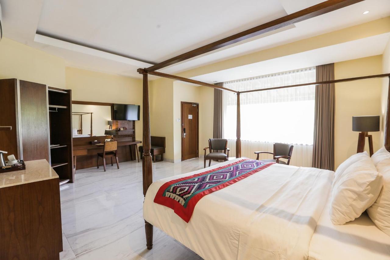 Ubud Hotel & Cottages Маланг Екстериор снимка