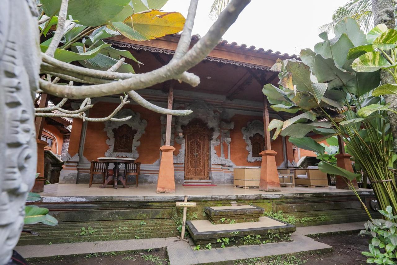 Ubud Hotel & Cottages Маланг Екстериор снимка