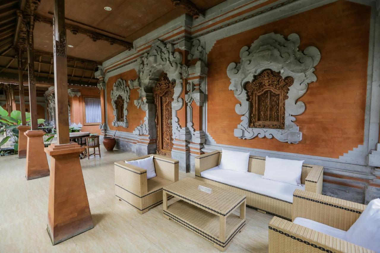 Ubud Hotel & Cottages Маланг Екстериор снимка