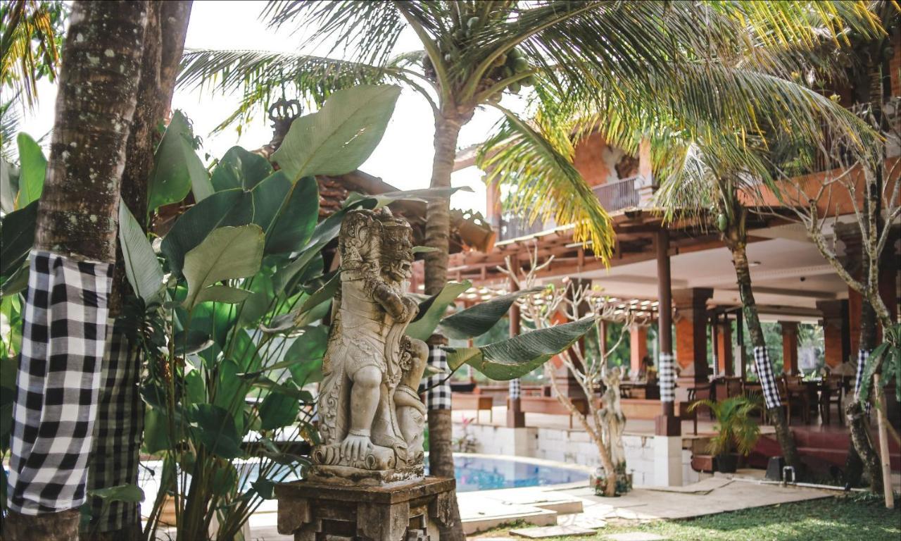Ubud Hotel & Cottages Маланг Екстериор снимка