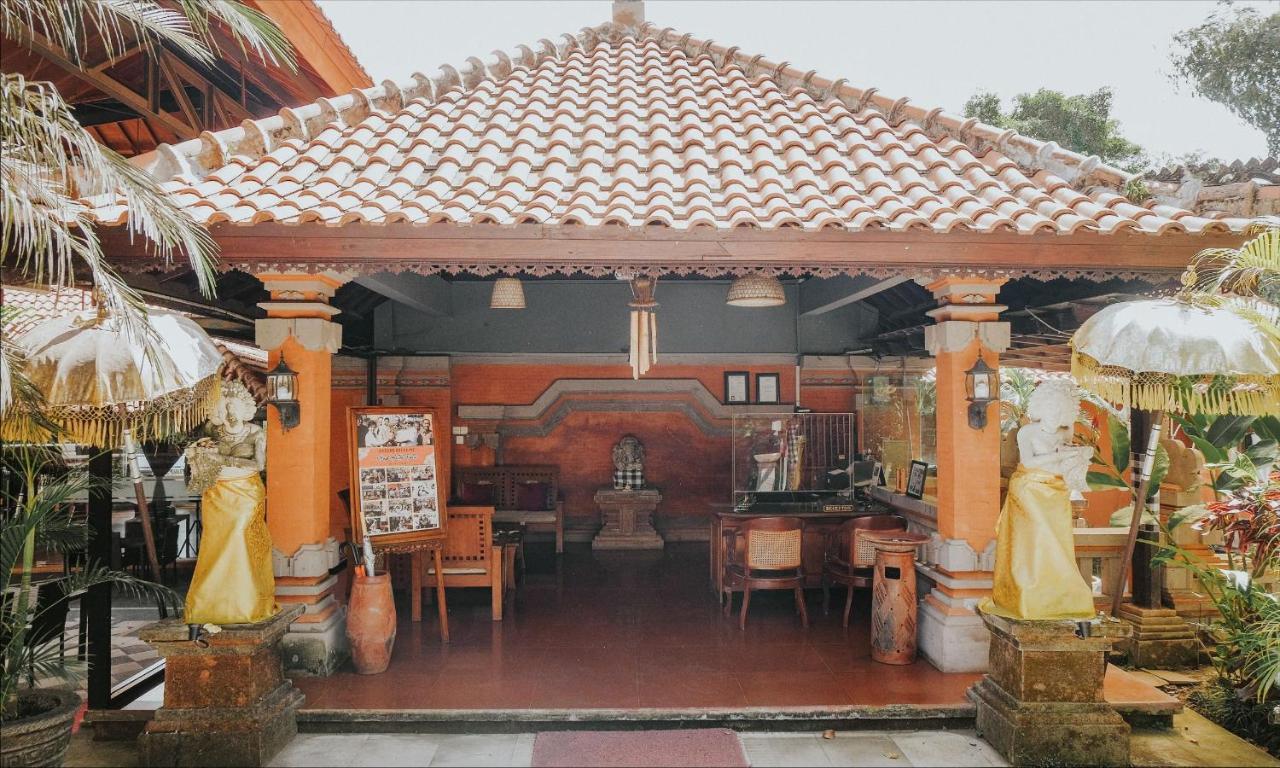 Ubud Hotel & Cottages Маланг Екстериор снимка
