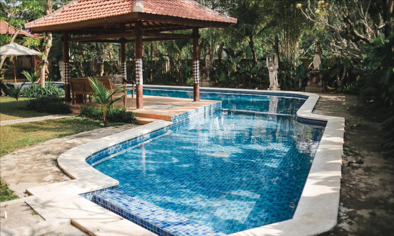 Ubud Hotel & Cottages Маланг Екстериор снимка
