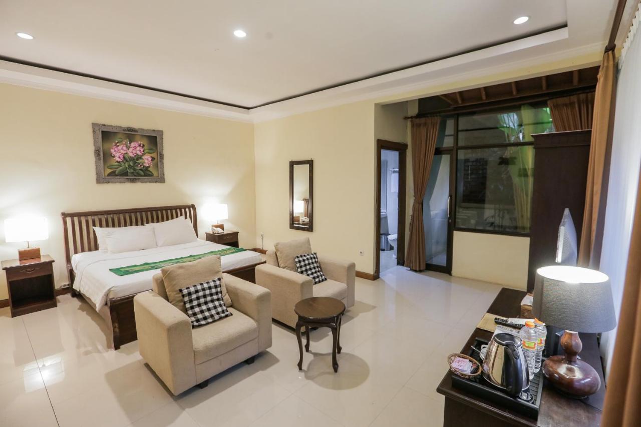Ubud Hotel & Cottages Маланг Екстериор снимка