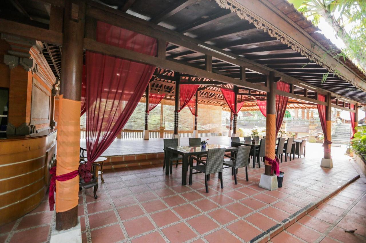 Ubud Hotel & Cottages Маланг Екстериор снимка