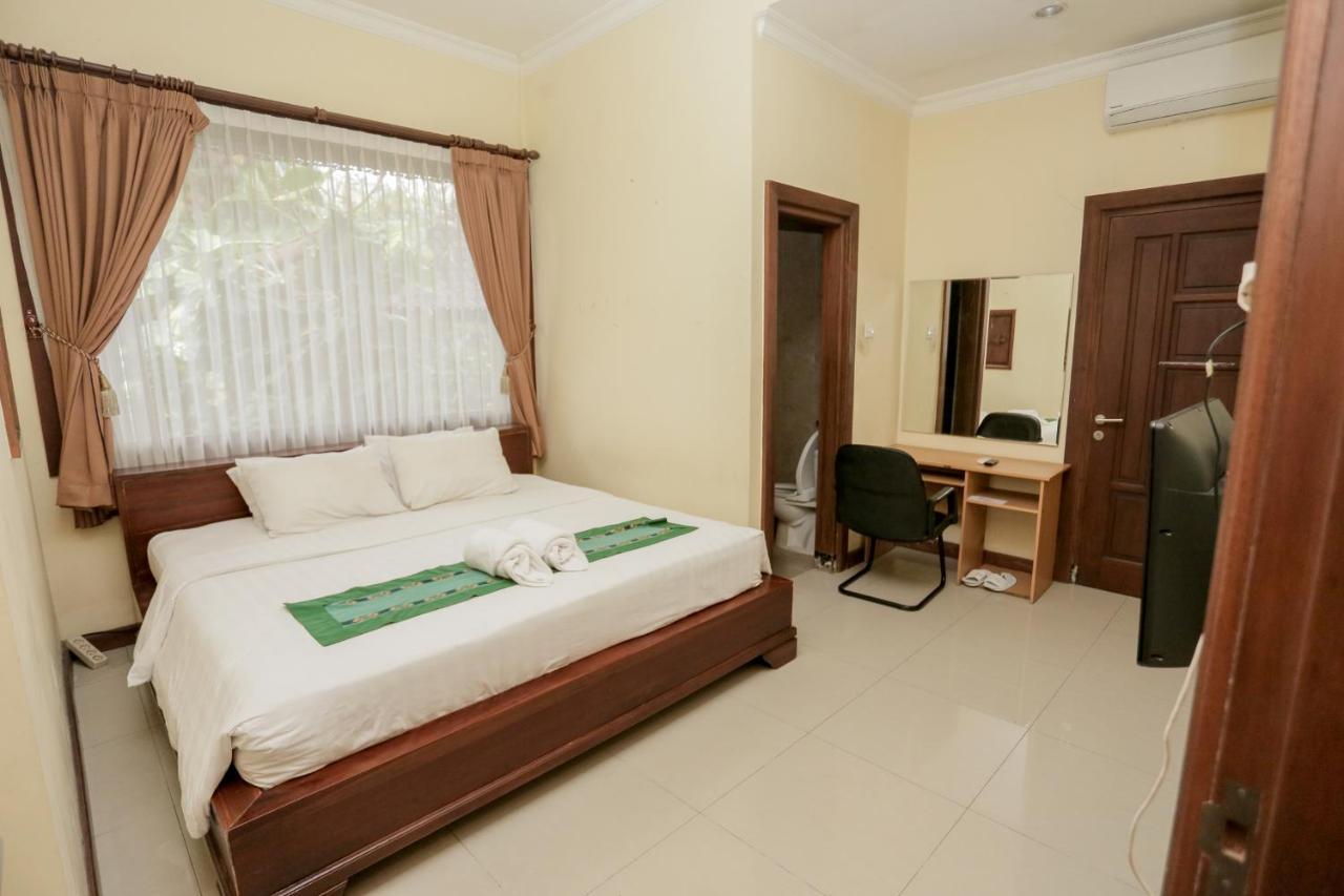 Ubud Hotel & Cottages Маланг Екстериор снимка