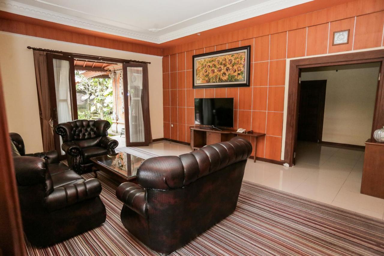 Ubud Hotel & Cottages Маланг Екстериор снимка