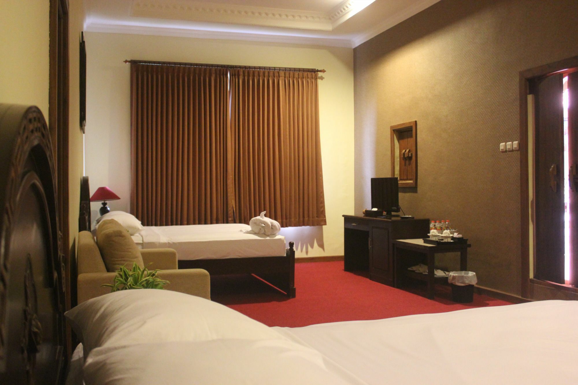 Ubud Hotel & Cottages Маланг Екстериор снимка
