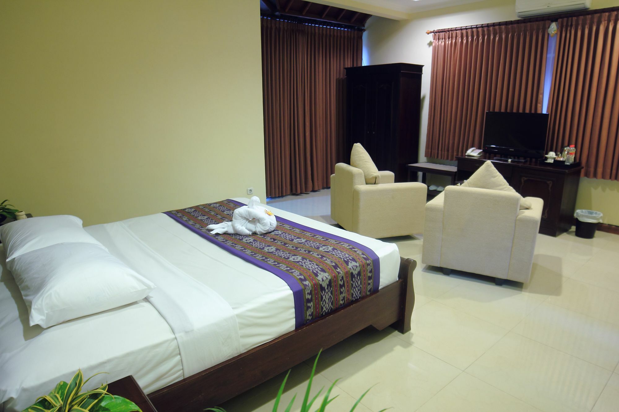 Ubud Hotel & Cottages Маланг Екстериор снимка